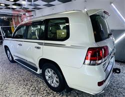 تۆیۆتا لاند کروزەر